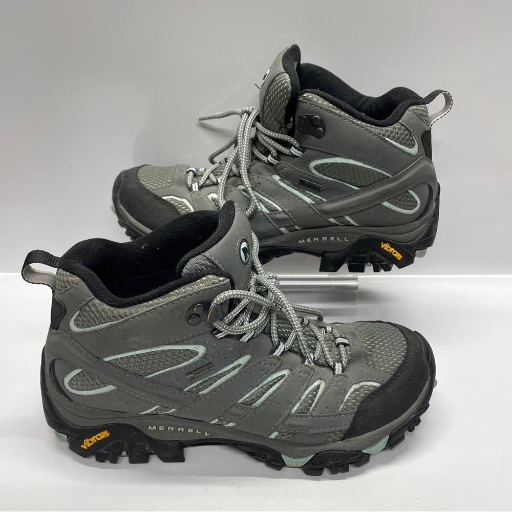 Women’s Merrell Vibram GoreTex Hiking Shoes Size 9.5… Gem